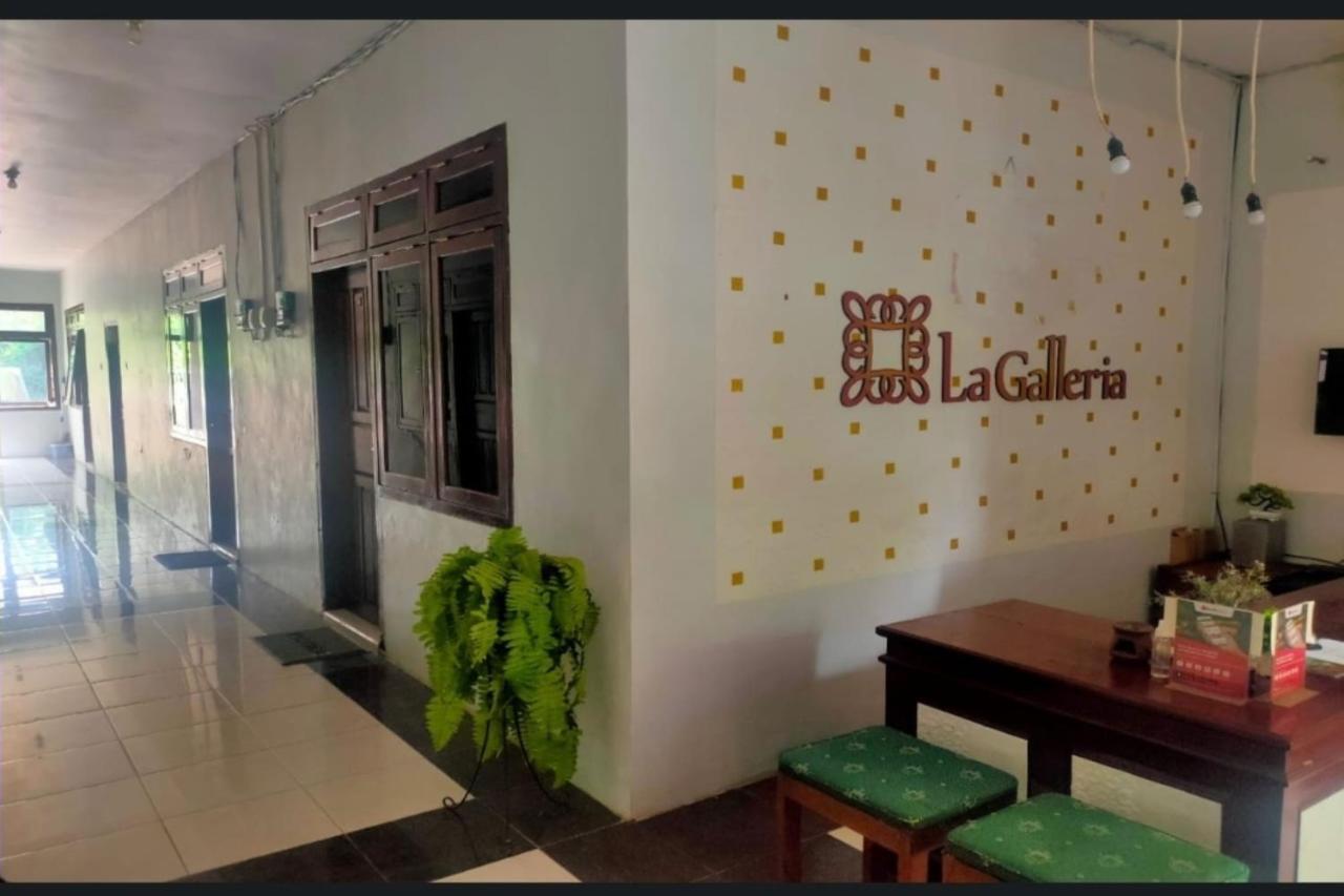 Oyo 91179 Hotel Lagalleria Sumenep Экстерьер фото