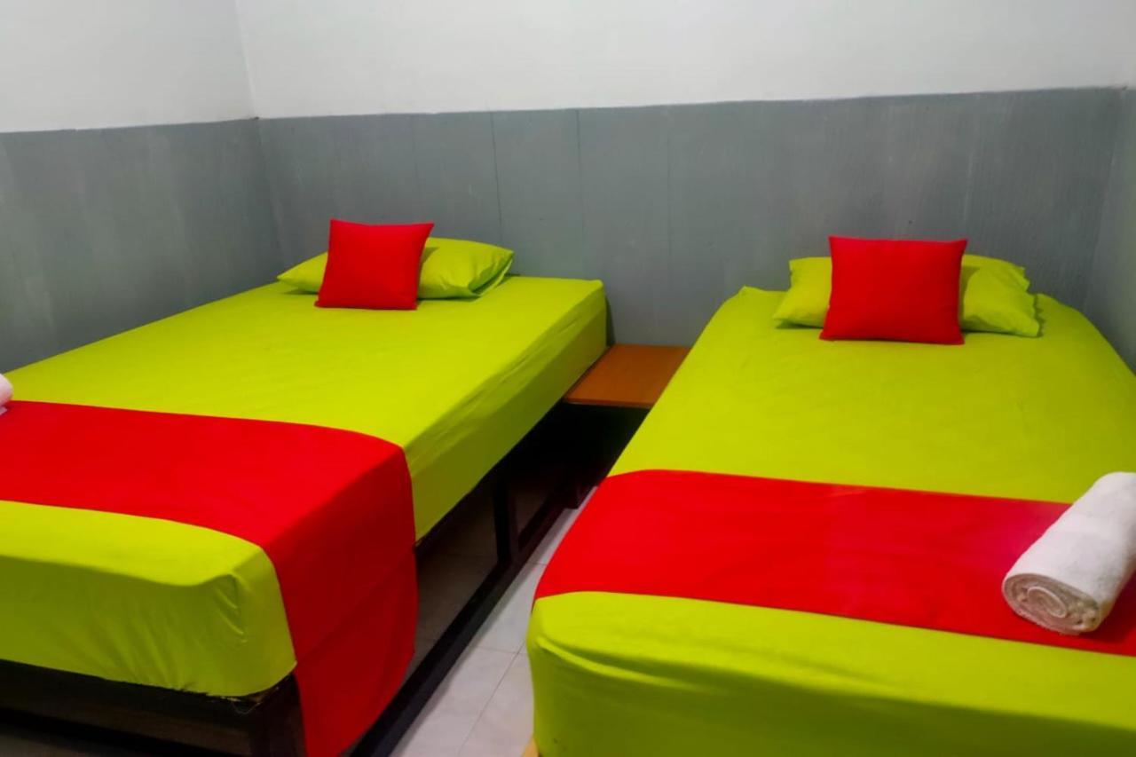 Oyo 91179 Hotel Lagalleria Sumenep Экстерьер фото