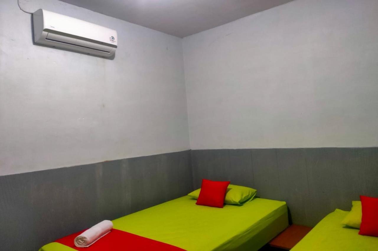 Oyo 91179 Hotel Lagalleria Sumenep Экстерьер фото