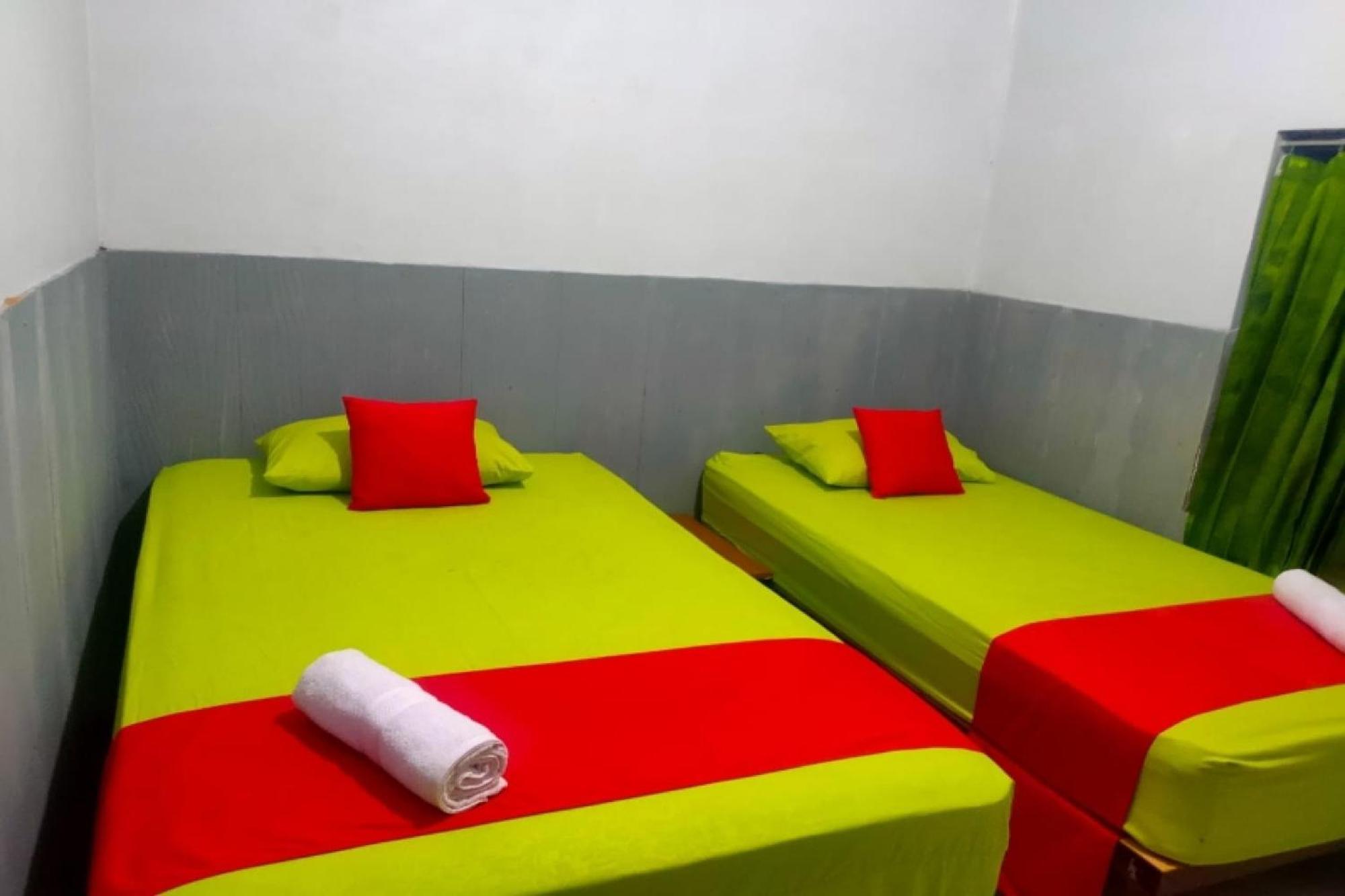Oyo 91179 Hotel Lagalleria Sumenep Экстерьер фото