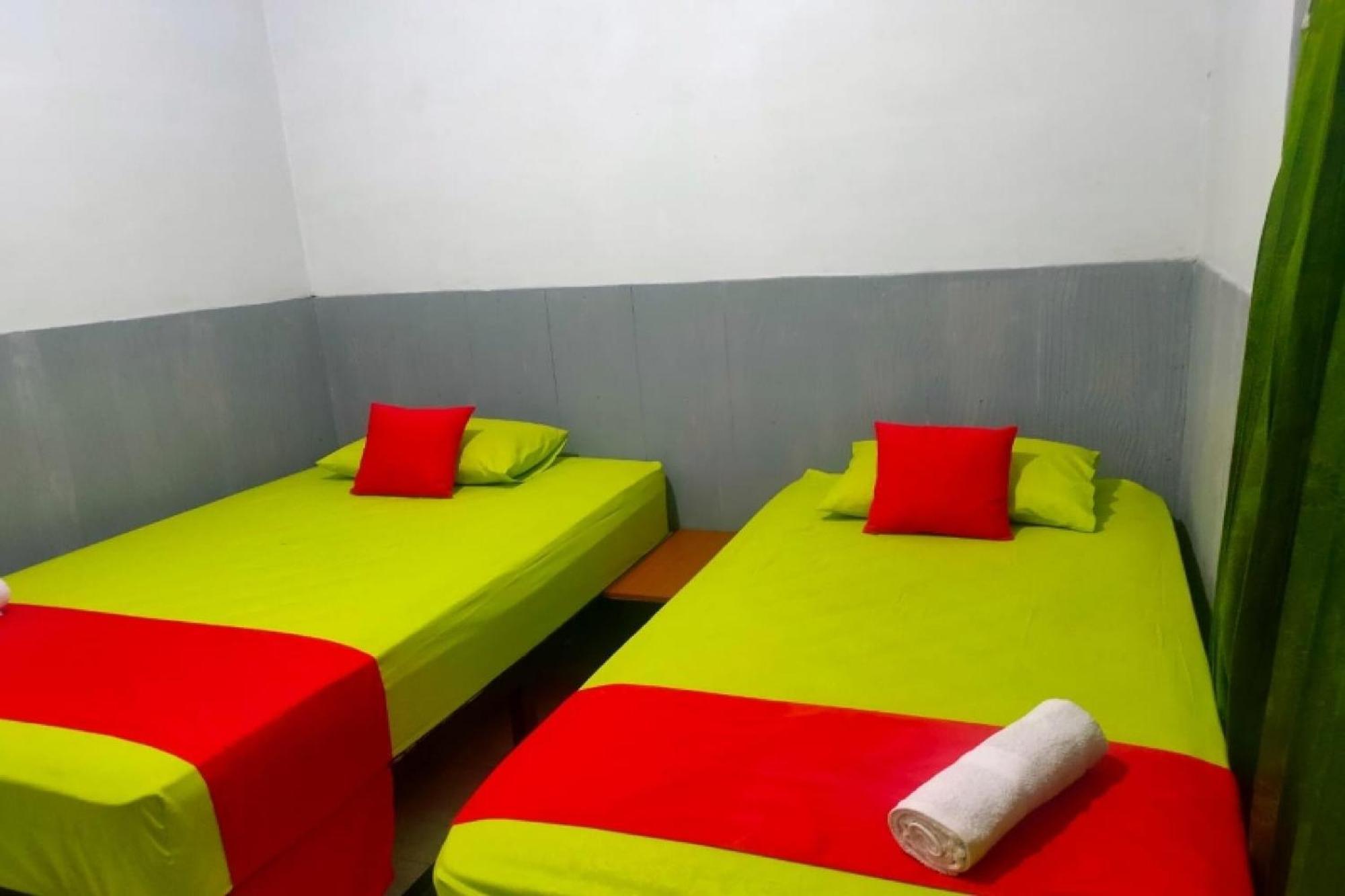 Oyo 91179 Hotel Lagalleria Sumenep Экстерьер фото
